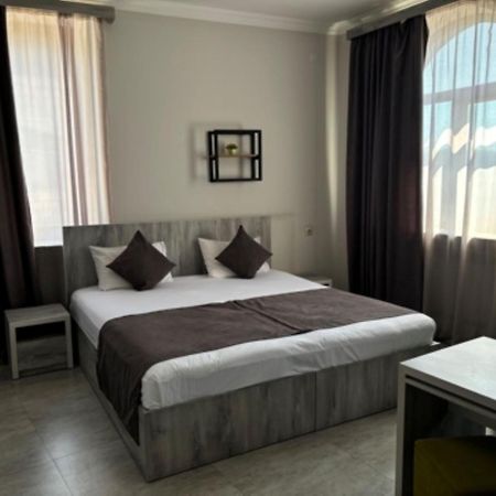 Hotel Menua Erywań Zewnętrze zdjęcie